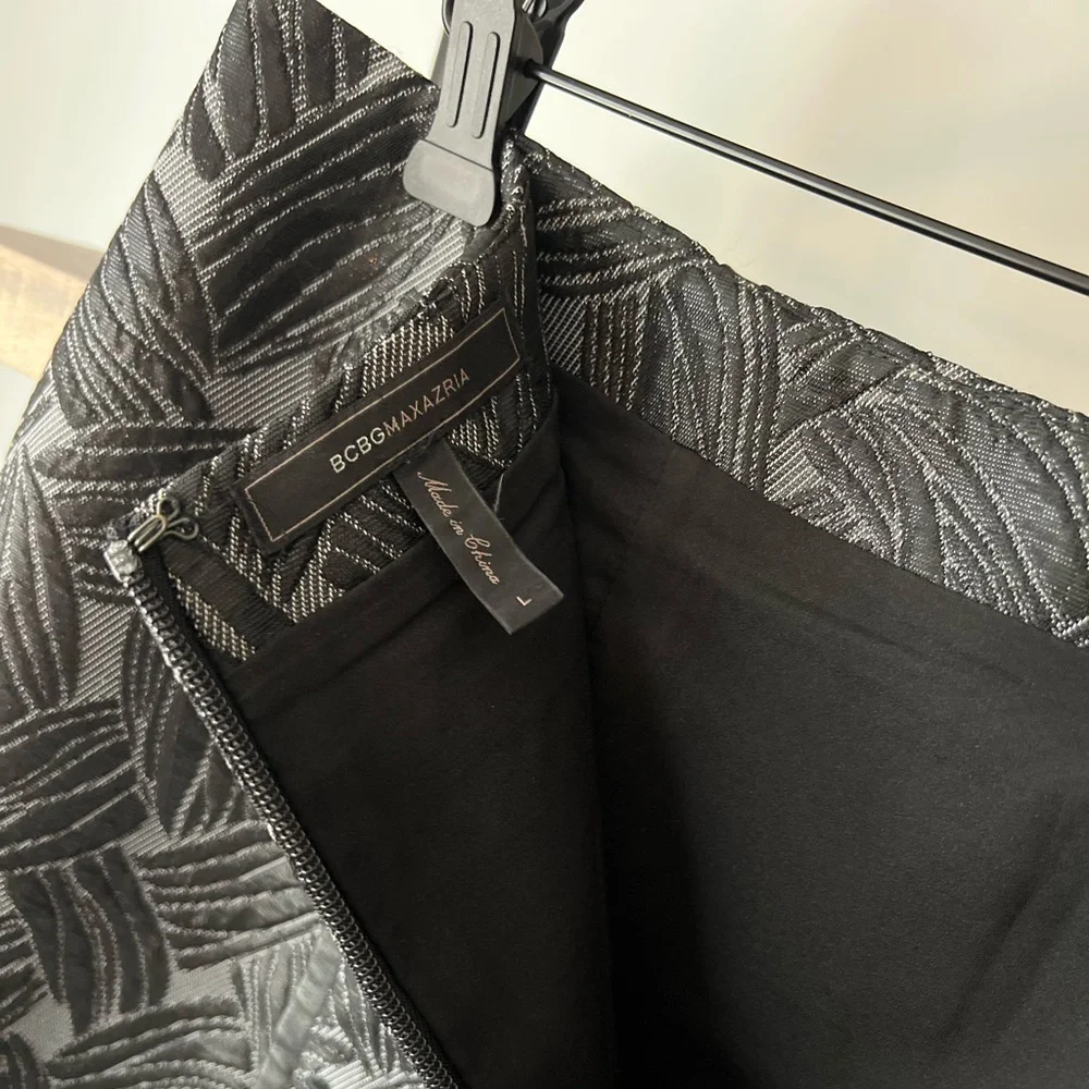 BCBGMaxAzria Black and Gray Patterned Skirt - Picture 5 of 6